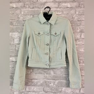 Soft, pastel green denim jacket from American Eagle. Great summer piece!
